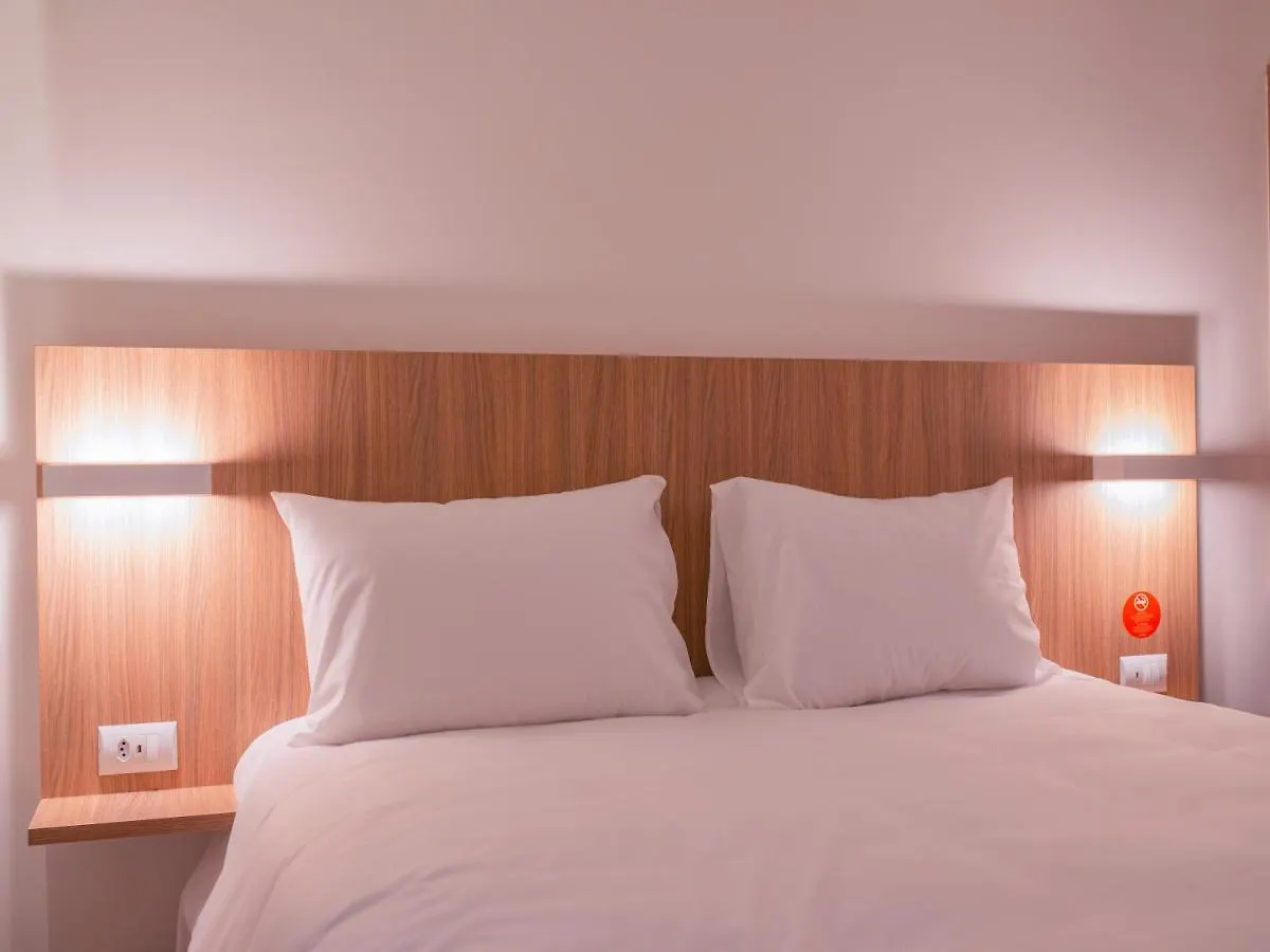Hotel Moov Porto Alegre 3*,